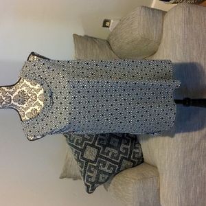 Sejour Black and White Graphic Print Sleeveless Top